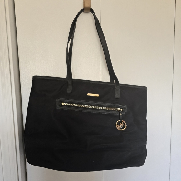 Michael Kors Kempton Large Nylon Tote - Picture 2 of 13